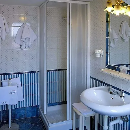 Astor Hotel 2*