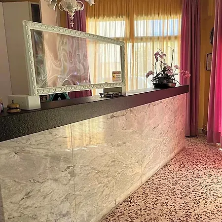 Astor Hotel 2*