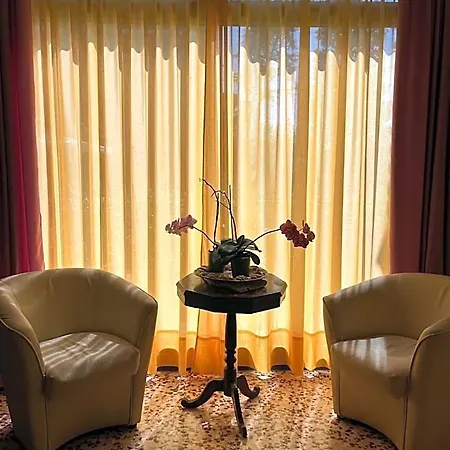 Astor Modena