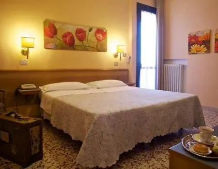 Astor Hotel 2*