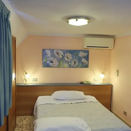 Hotel Astor 2*
