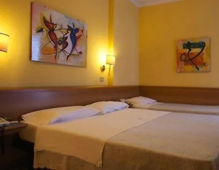 Astor Hotel 2*